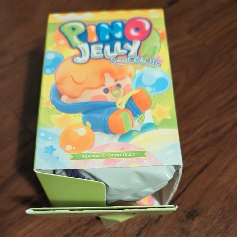 POP MART PINO JELLY Sweet Like Me Series Figures - Happy Gummy Bear - Picture 6 of 6